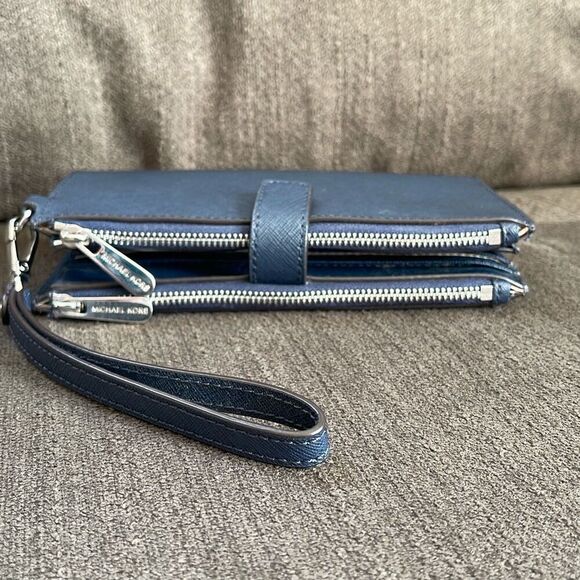 Michael Kors Jet Set Travel cross grain leather wristlet phone wallet navy - Picture 3 of 12
